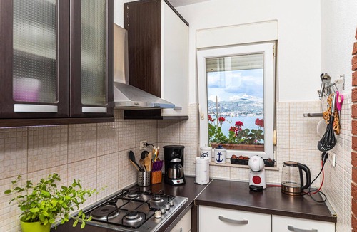 Okrug Gornji Apartment | Lovely apartment in Okrug Gornji