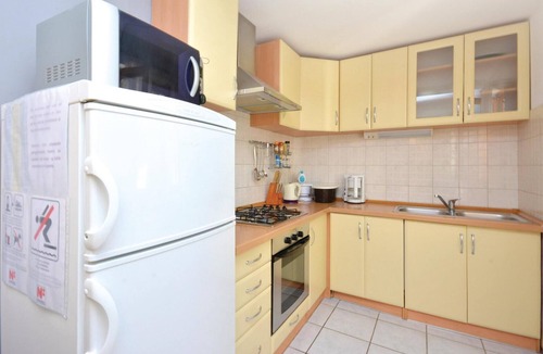 Okrug Gornji Apartment | Lovely apartment in Okrug Gornji