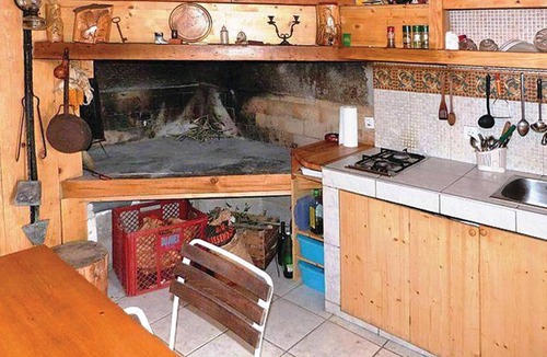 Okrug Gornji Apartment | Lovely apartment in Okrug Gornji