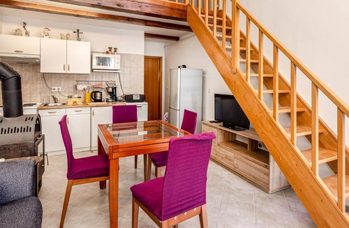 Banjol Apartment | Lovely apartment in Banjol with WiFi