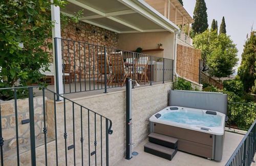 Dubrovnik Apartment | Lovely apartment in Dubrovnik with house sea view
