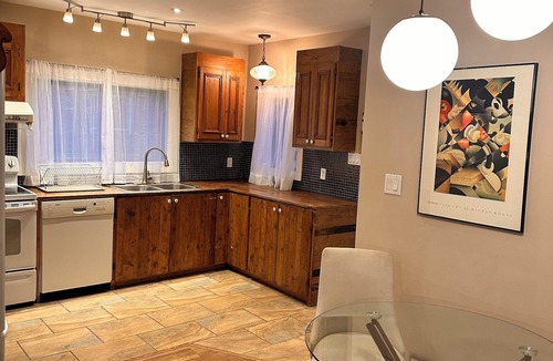 Dorval Apartment | Lovely apartment in Dorval