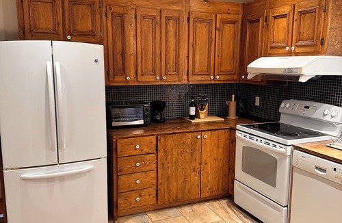 Dorval Apartment | Lovely apartment in Dorval