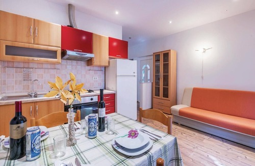 Fazana Apartment | Lovely apartment in Fazana with swimming pool