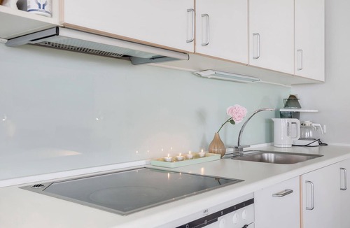 Gudhjem Apartment | Lovely apartment in Gudhjem with swimming pool