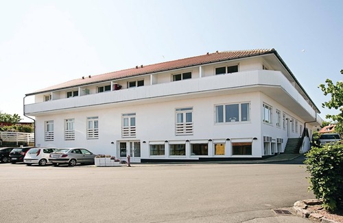 Gudhjem Apartment | Lovely apartment in Gudhjem with swimming pool