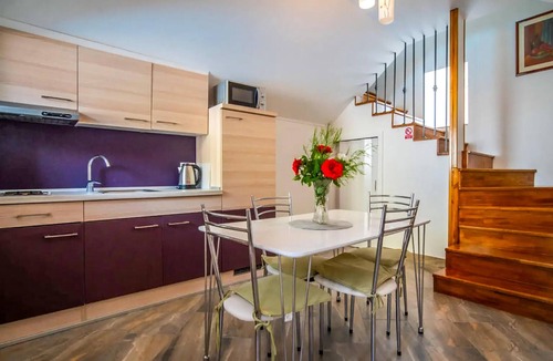 Veli Brgud Apartment | Lovely apartment in Veli Brgud with WiFi