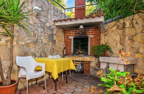 Igrane Apartment | Lovely apartment in Igrane with house sea view