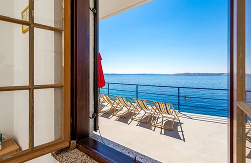 Jablanac Apartment | Lovely apartment in Jablanac with WiFi