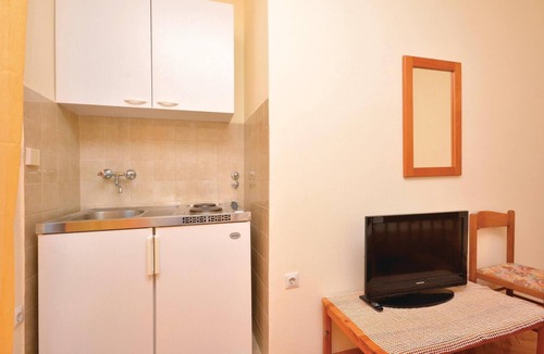 Island Hvar Apartment | Lovely apartment in Jelsa with WiFi