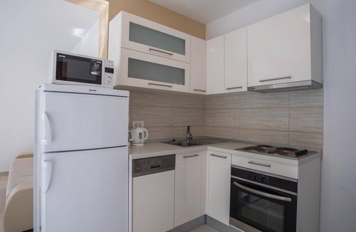 Komarna Apartment | Lovely apartment in Komarna with WiFi