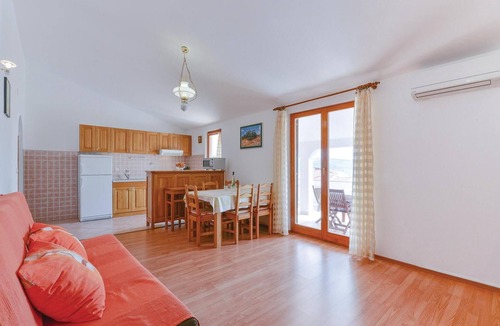 Kustici Apartment | Lovely apartment in Kustici with WiFi