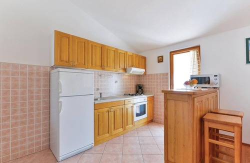 Kustici Apartment | Lovely apartment in Kustici with WiFi