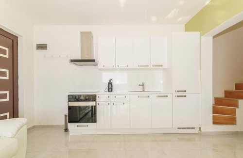 Miskovici Apartment | Lovely apartment in Miskovici with house sea view