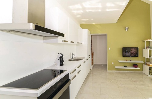Miskovici Apartment | Lovely apartment in Miskovici with house sea view