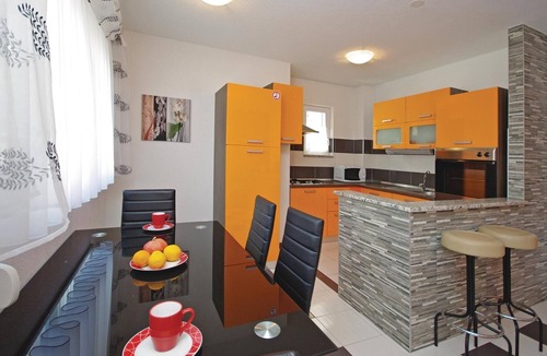 Zelenka Apartment | Lovely apartment in Makarska with WiFi