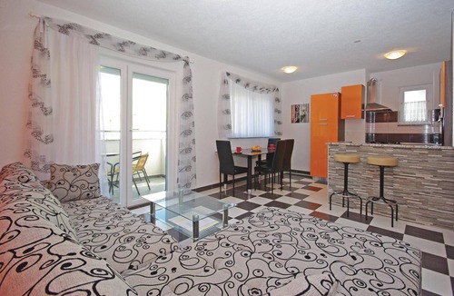 Zelenka Apartment | Lovely apartment in Makarska with WiFi
