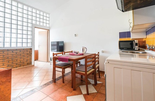 Mandre Apartment | Lovely apartment in Mandre with WiFi