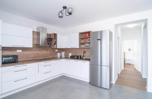 Molunat Apartment | Lovely apartment in Molunat with WiFi