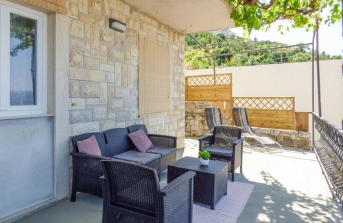 Borak Apartment | Lovely apartment in Omis with house sea view