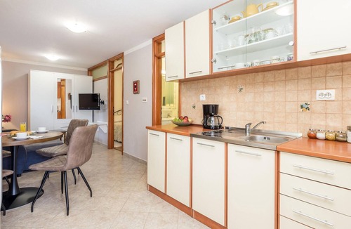 Pobri Apartment | Lovely apartment in Pobri with WiFi