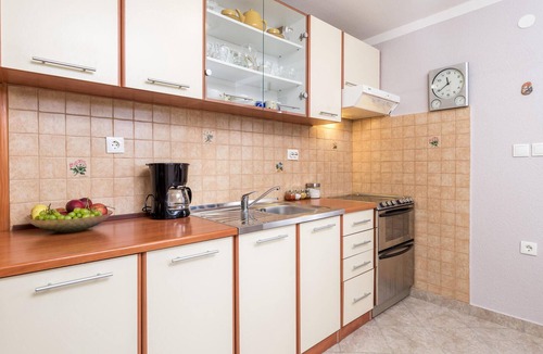 Pobri Apartment | Lovely apartment in Pobri with WiFi