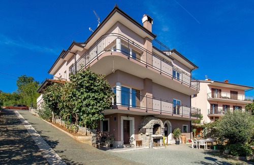 Pobri Apartment | Lovely apartment in Pobri with WiFi