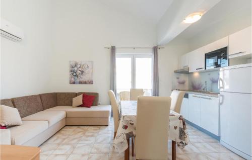 Povljana Apartment | Lovely Apartment In Povljana