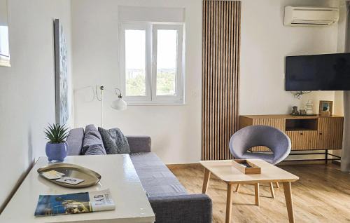 Rab Town Apartment | Lovely Apartment In Rab With Wifi
