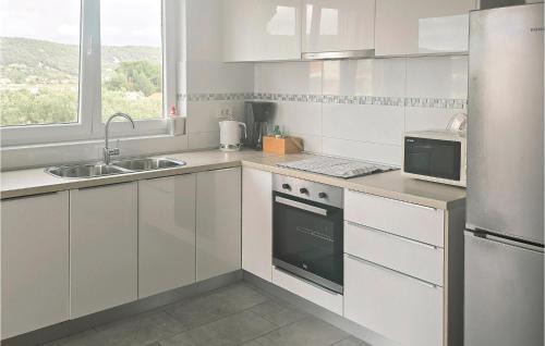 Rab Town Apartment | Lovely Apartment In Rab With Wifi