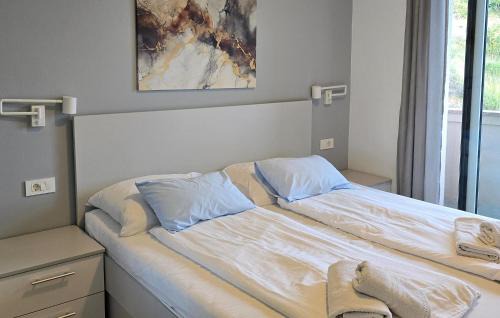 Rab Town Apartment | Lovely Apartment In Rab With Wifi