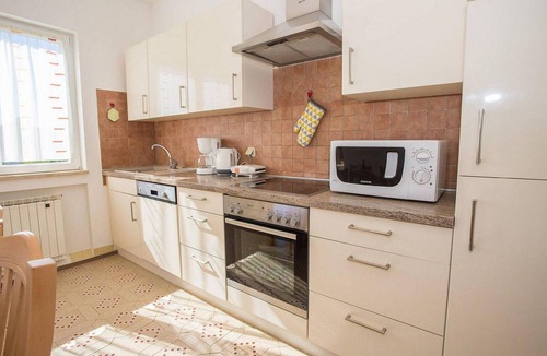 Nedescina Apartment | Lovely apartment in Rabac with WiFi