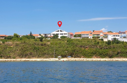 Rtina Apartment | Lovely apartment in Rtina with WiFi