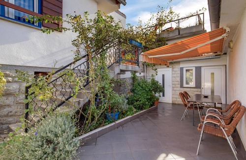 Senj Apartment | Lovely apartment in Senj with WiFi