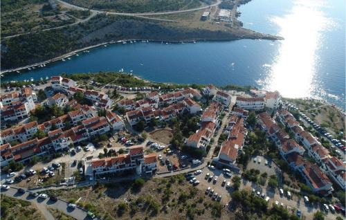 Stinica Apartment | Lovely Apartment In Stinica With Wifi