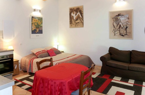 Sigonce Villa | Lovely apartment in villa for 2 people with A/C, pool, WIFI, TV, patio and pets allowed