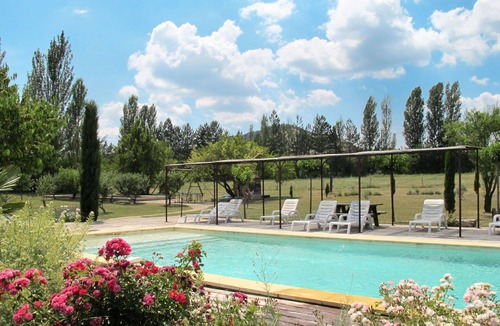 Sigonce Villa | Lovely apartment in villa for 2 people with A/C, pool, WIFI, TV, patio and pets allowed