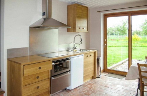 Corbon House | Lovely apartment in villa for 3 people with WIFI, pool, TV, patio and pets allowed