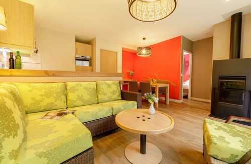 Morton House | Lovely apartment in villa for 6 guests with WIFI, pool, TV, terrace and parking