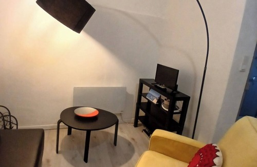 Auriol Apartment | Lovely apartment in village house, pedestrian street, right in the center of town.