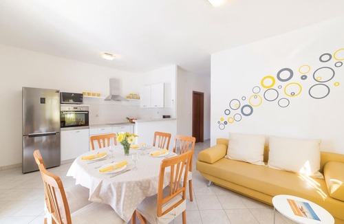Vinisce Apartment | Lovely apartment in Vinisce with WiFi