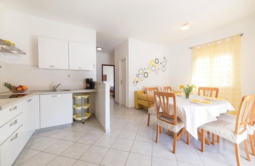 Vinisce Apartment | Lovely apartment in Vinisce with WiFi