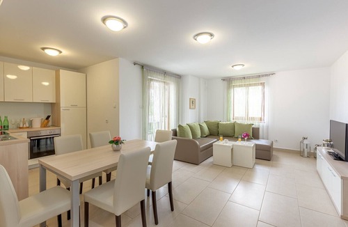 Vantacici Apartment | Lovely apartment Mike 2 with terrace surrounded by greenery