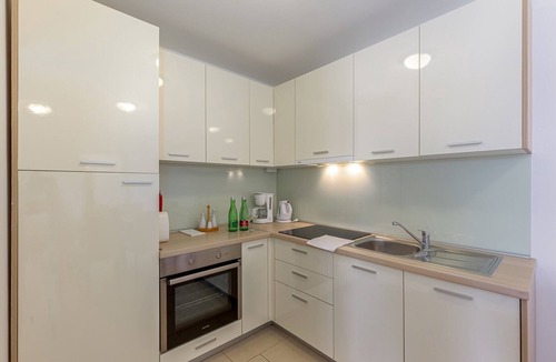 Vantacici Apartment | Lovely apartment Mike 2 with terrace surrounded by greenery