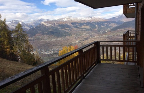 Salins Apartment | Lovely apartment with mountain views