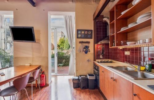Sarria Apartment | Lovely apartment with terrace