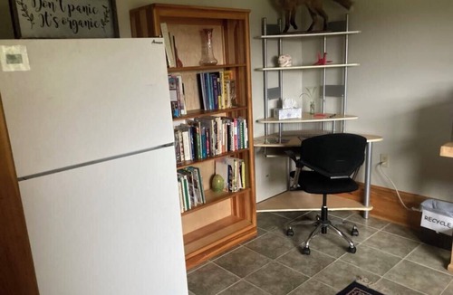 Lyndon Apartment | Lovely apartment with WiFi in charming Lyndonville.