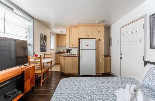 Byward Market - Parliament Hill Apartment | Lovely App Downtown Ottawa 29D
