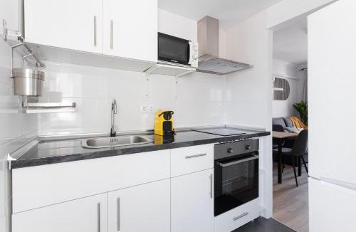 Collblanc y La Torrassa Apartment | Lovely Attic With Terrace