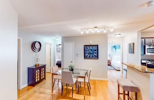 Westfield Condo | Lovely Austin condo close to downtown with streaming, W/D, central AC, & WiFi